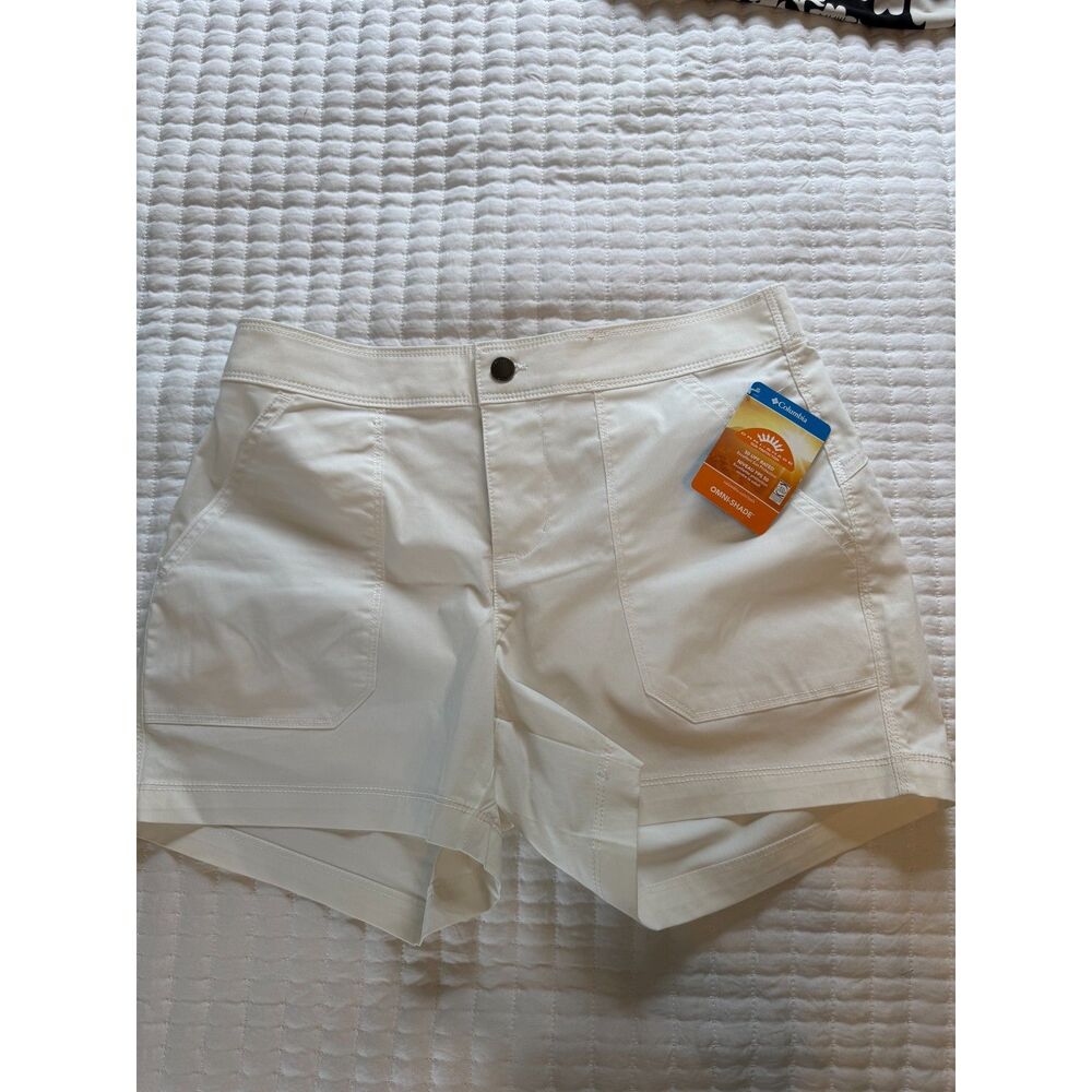 New!! Columbia Woman's White Shorts size 10